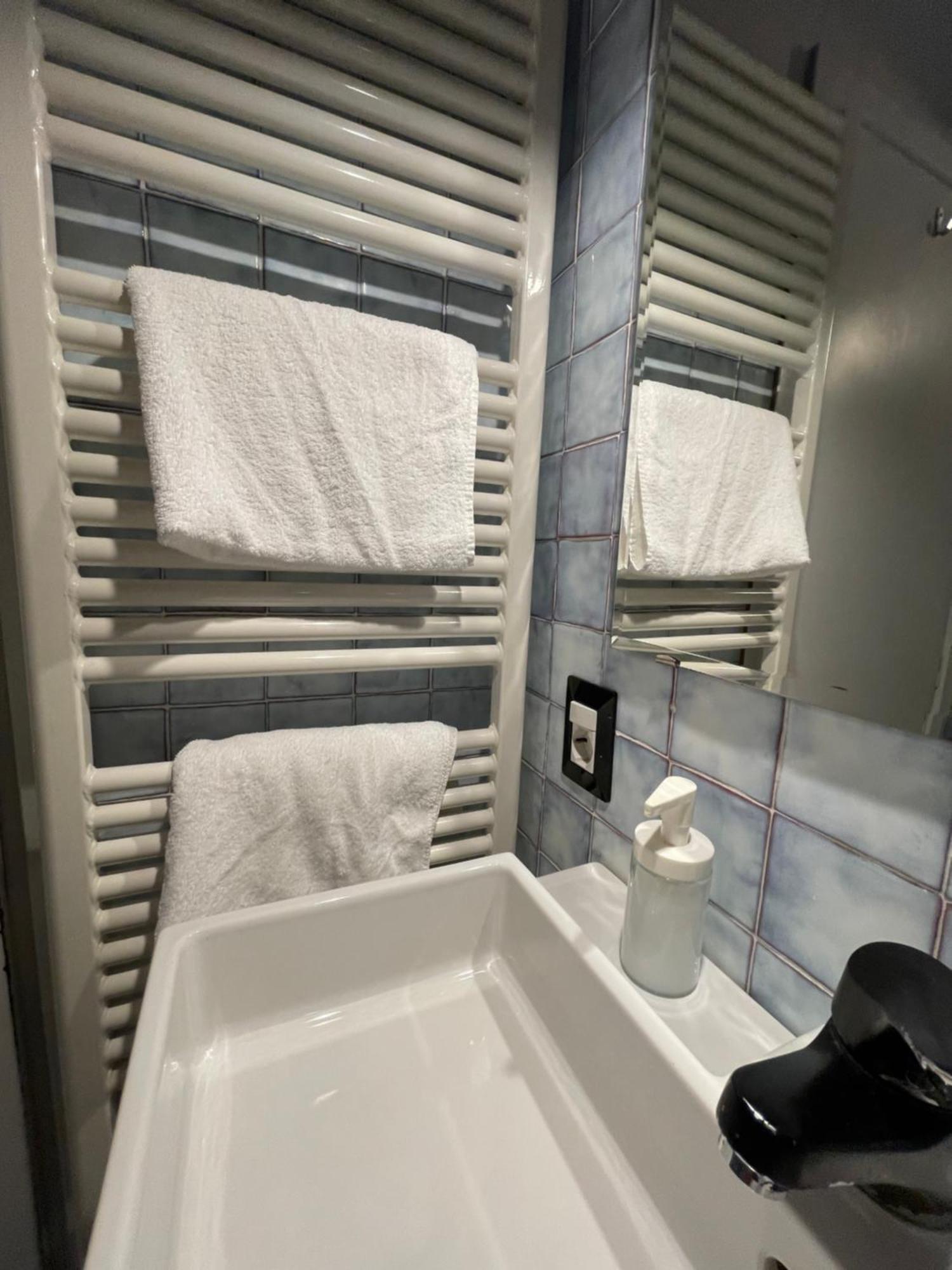 Le Camere Di Bsuites Affittacamere Parma Exterior foto