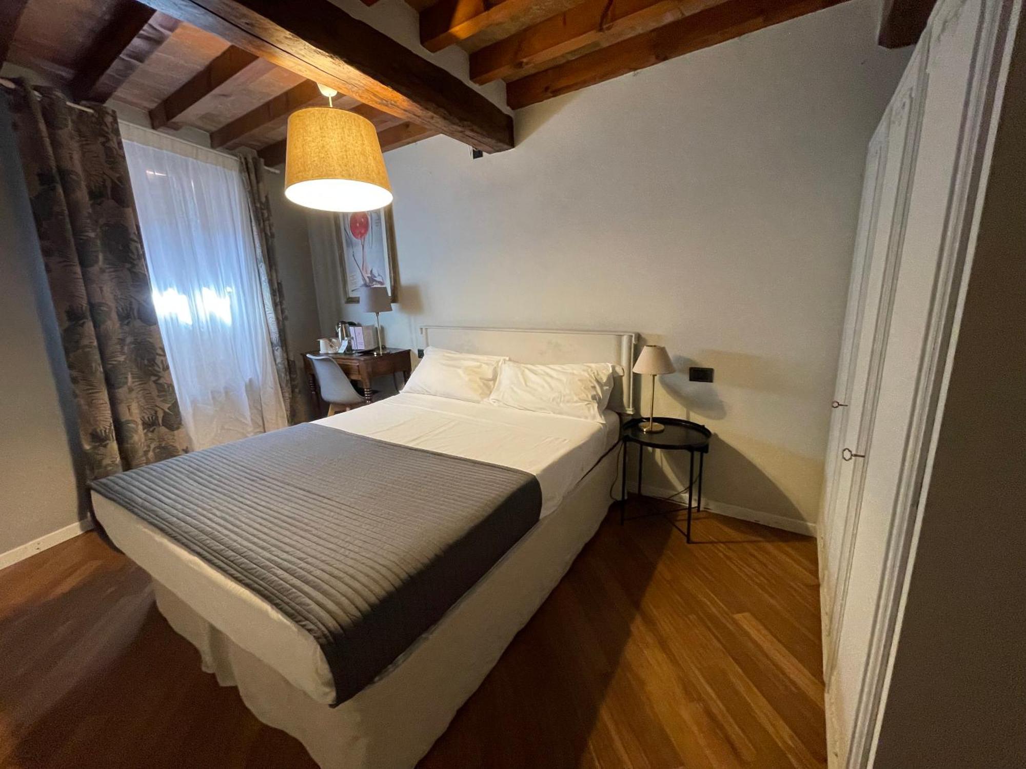 Le Camere Di Bsuites Affittacamere Parma Exterior foto